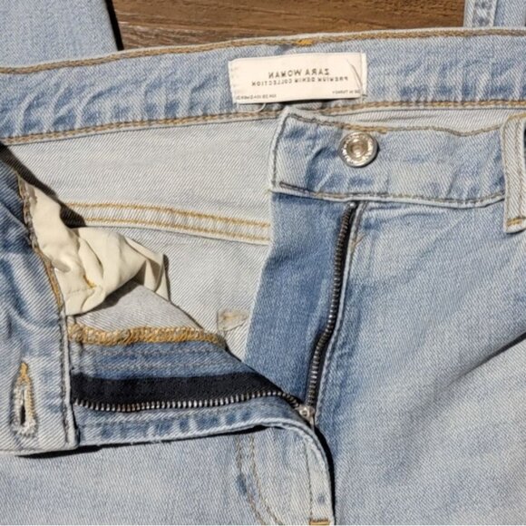 Zara Womans 6 High Waisted Straight Leg Mom Jeans Cropped Light Blue Fray Denim - Picture 4 of 4